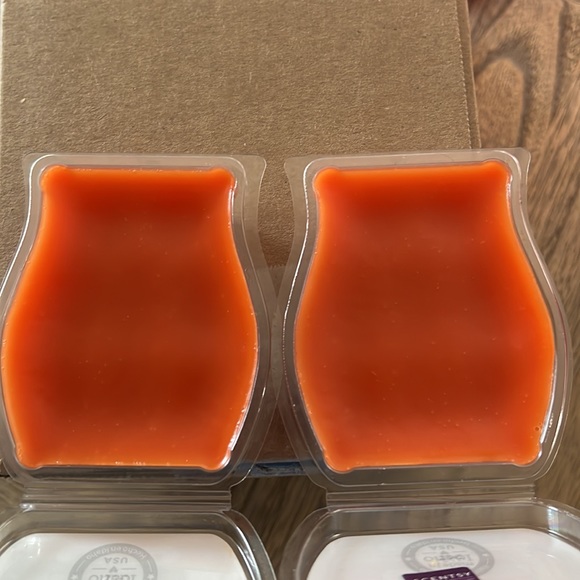 Scentsy Wax Bars Scary Good 2 Bars - Picture 3 of 3